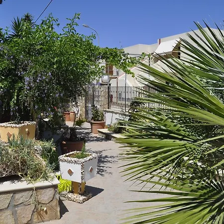 El Nur Bed & Breakfast 2*